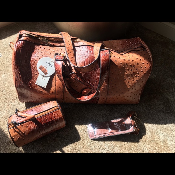 NEW - Embossed Faux Ostrich Duffle w/ Wristlet - Picture 2 of 2